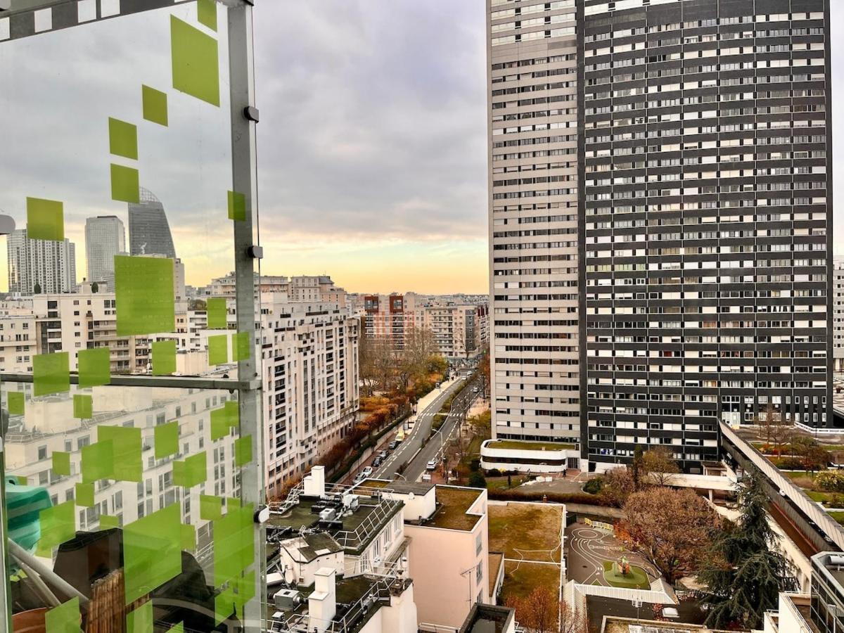 La Defense Panoramic Terrace And Parking * Courbevoie